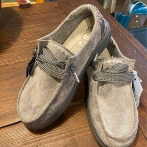 Brand New Womens Hey Dudes Sz 10